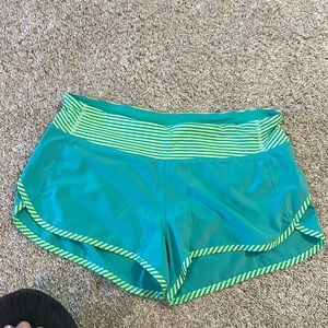 Lululemon speed up short low rise 2.5 inches